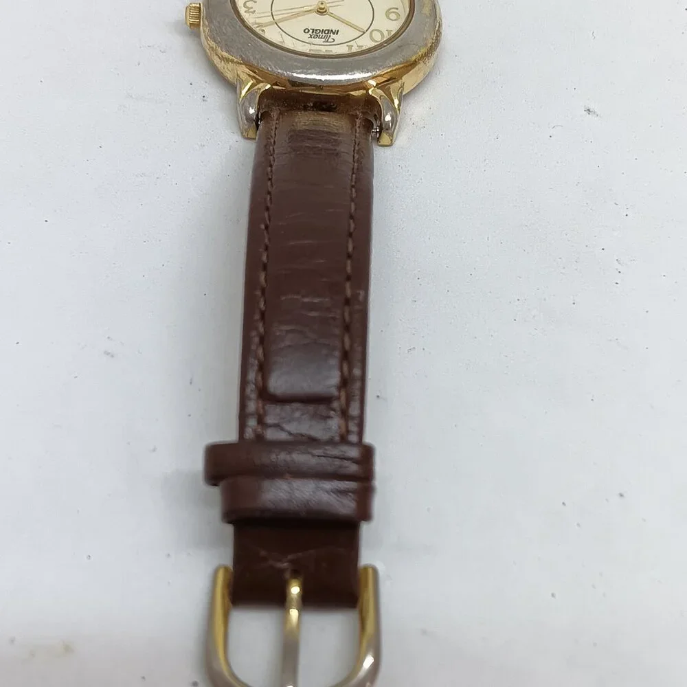 Timex B8 Women's 32mm Gold Tone Leather Band Indiglo Watch NEW BATTERY